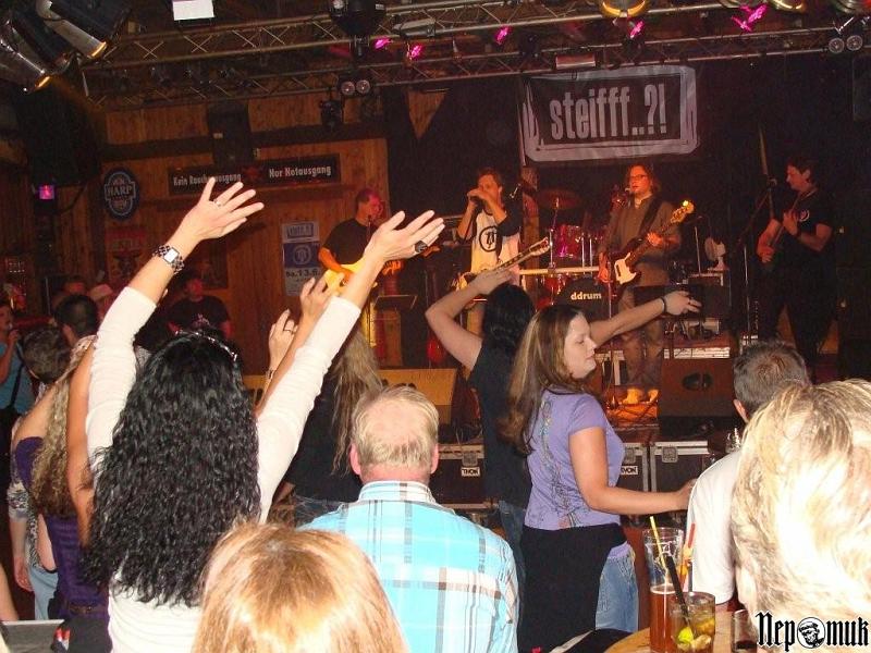 puplikum macht mit.jpg